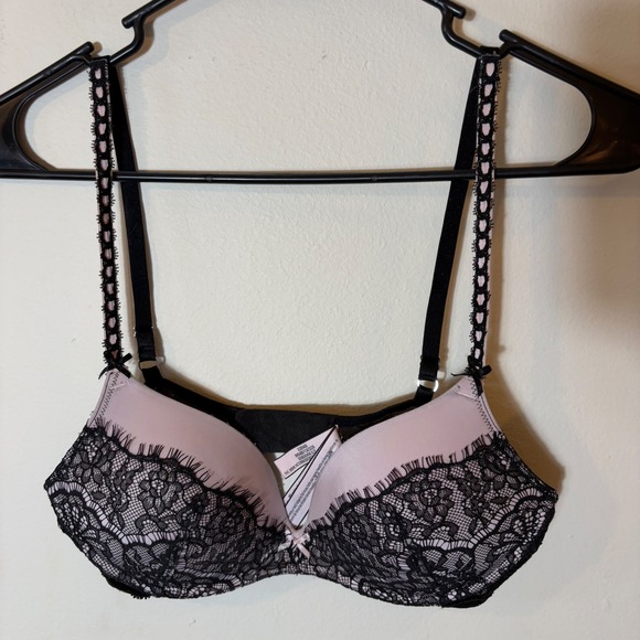 Victoria's Secret Dream Angels Black Lace Trim Padded No Wire Bra Size 34B - Picture 1 of 5